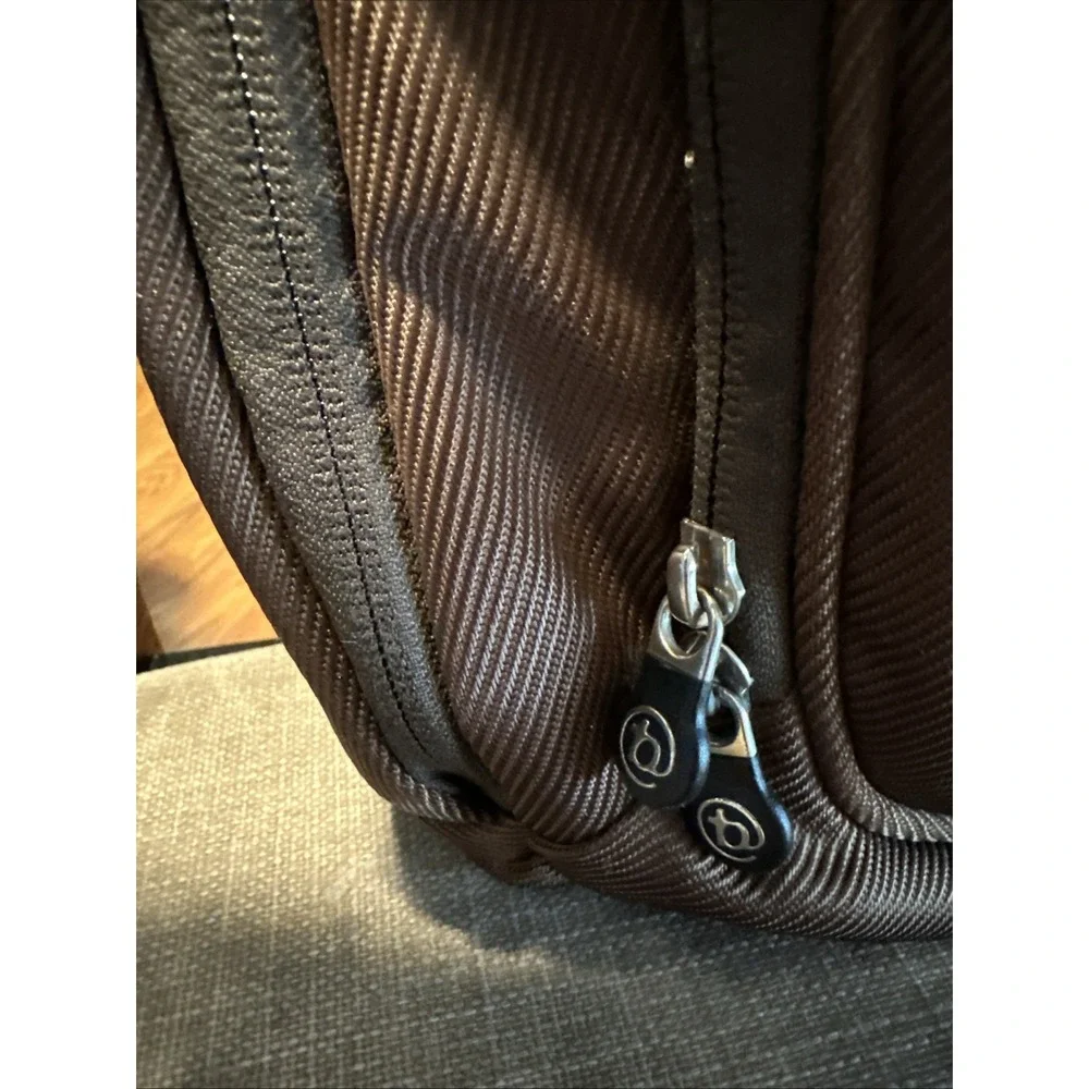 Booq Laptop Bag Brown Ballistic Nylon Messenger Briefcase 17
